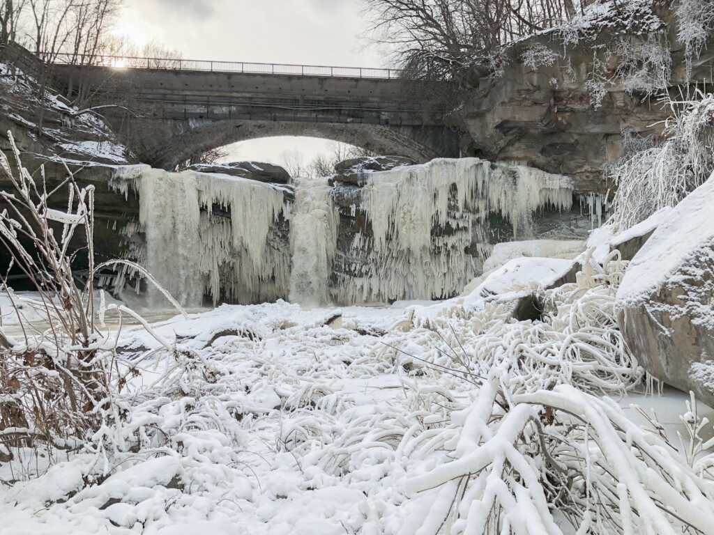 ohio frozen waterfall